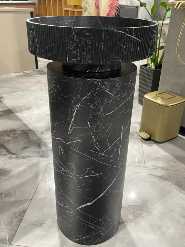 Раковина накладная рифленая SOLE Corian 400*130 + Пьедестал Nero Marquina Раковина накладная рифленая SOLE Corian 400*130 + Пьедестал Nero Marquina