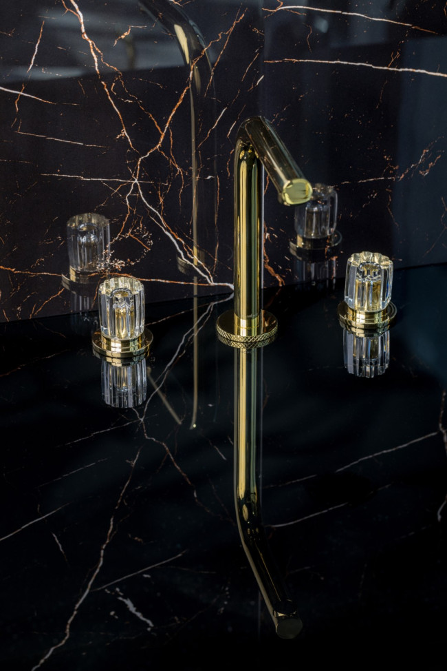 Смеситель на столешницу ELEGANTE на 3 отв Смеситель на столешницу ELEGANTE на 3 отв